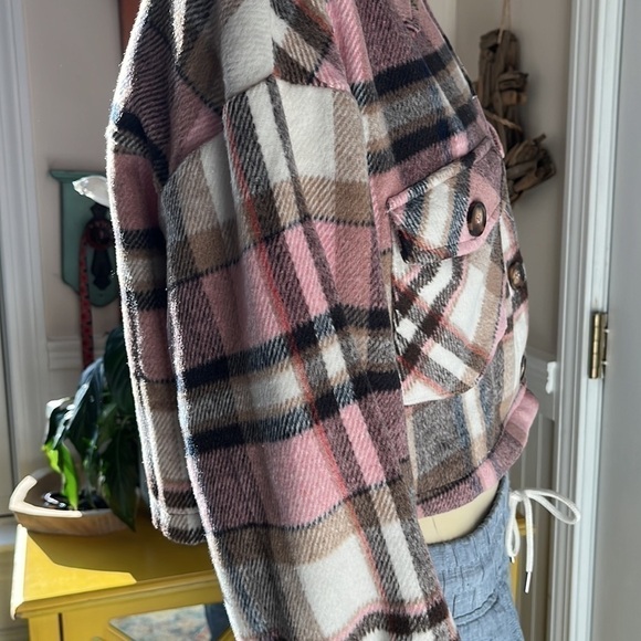 hyfve Pink Cream Tan Black Plaid Cropped Button Down Jacket L - Picture 8 of 11